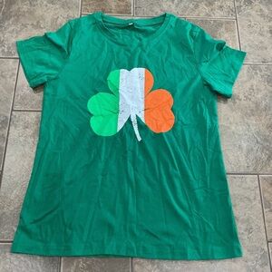 💥3/$30💥 Green T-Shirt with Irish Flag Shamrock